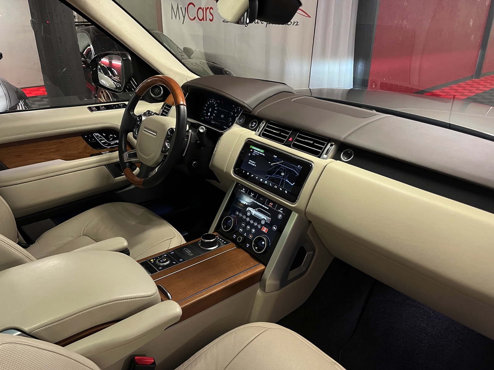 
								LAND ROVER Range Rover 2.0 Si4 P400e PHEV Autobiography Automatic en plein écran									