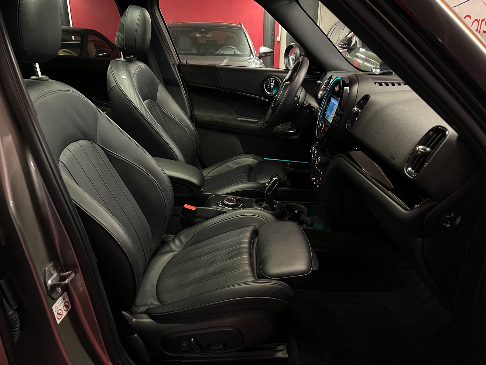 
								MINI Countryman Cooper S ALL4 Steptronic en plein écran									