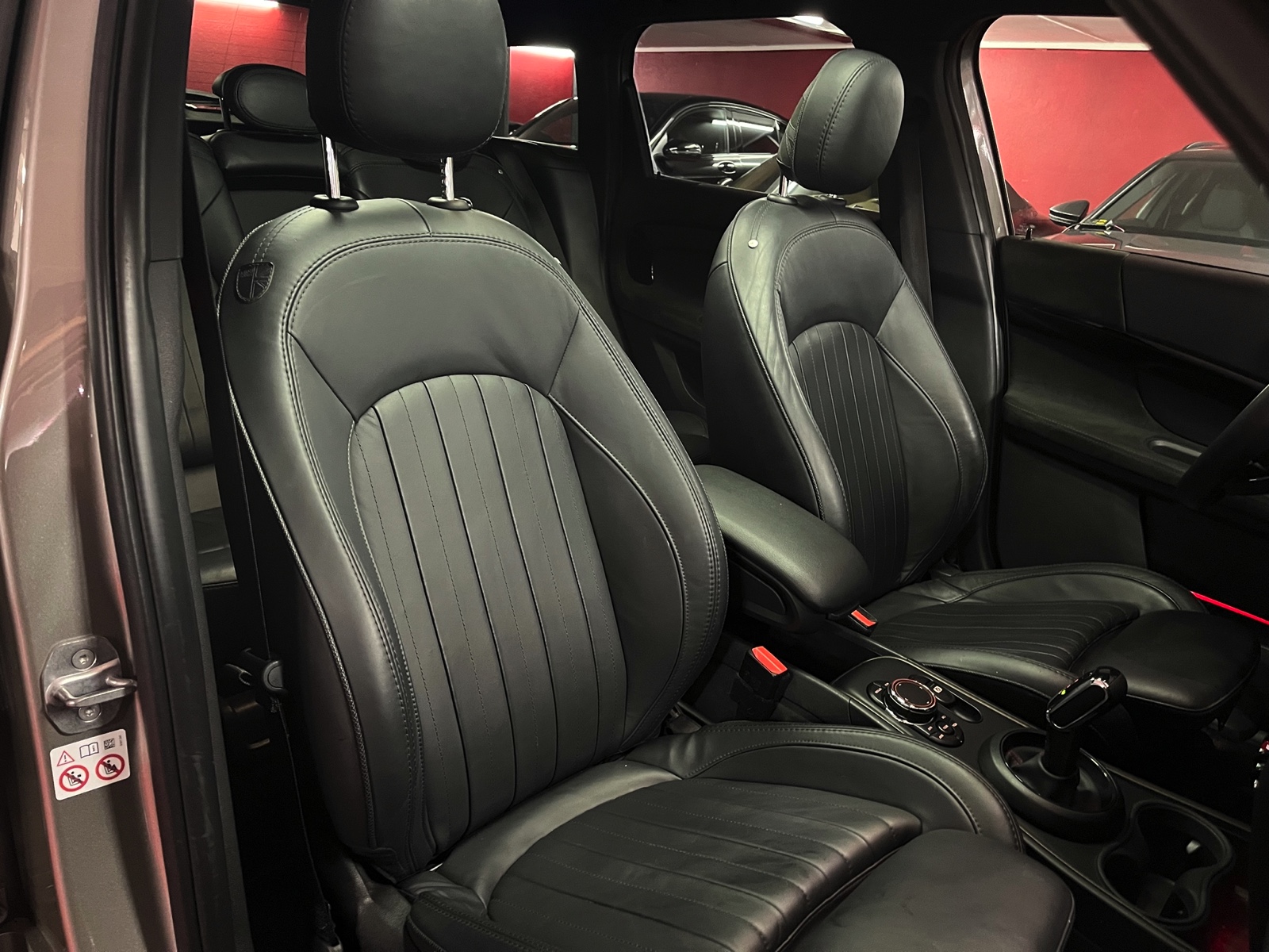 
								MINI Countryman Cooper S ALL4 Steptronic en plein écran									
