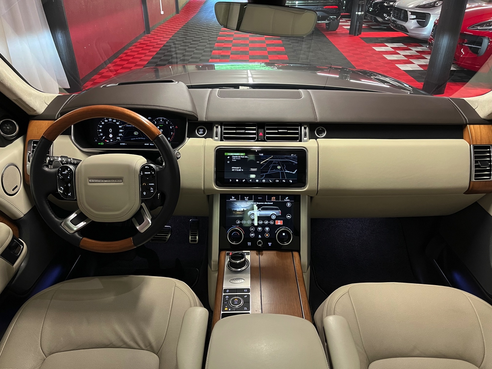 
								LAND ROVER Range Rover 2.0 Si4 P400e PHEV Autobiography Automatic en plein écran									