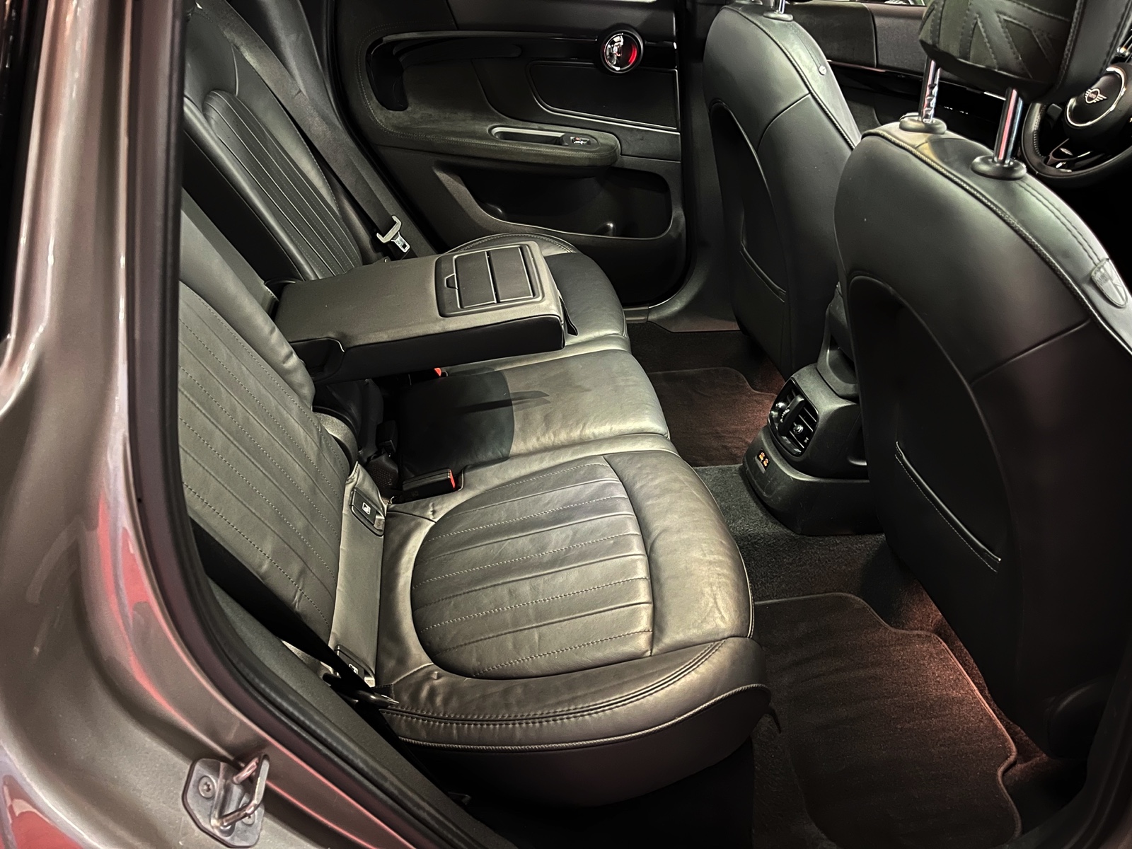 
								MINI Countryman Cooper S ALL4 Steptronic en plein écran									