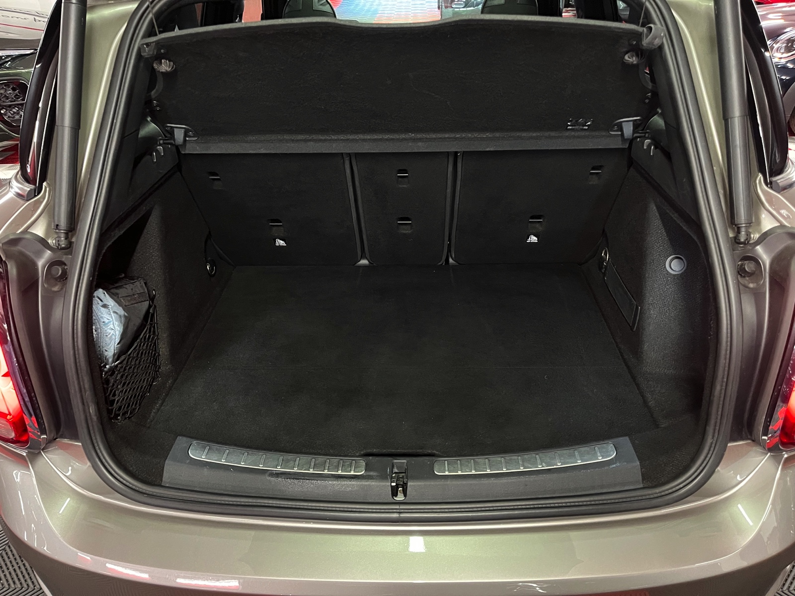 
								MINI Countryman Cooper S ALL4 Steptronic en plein écran									