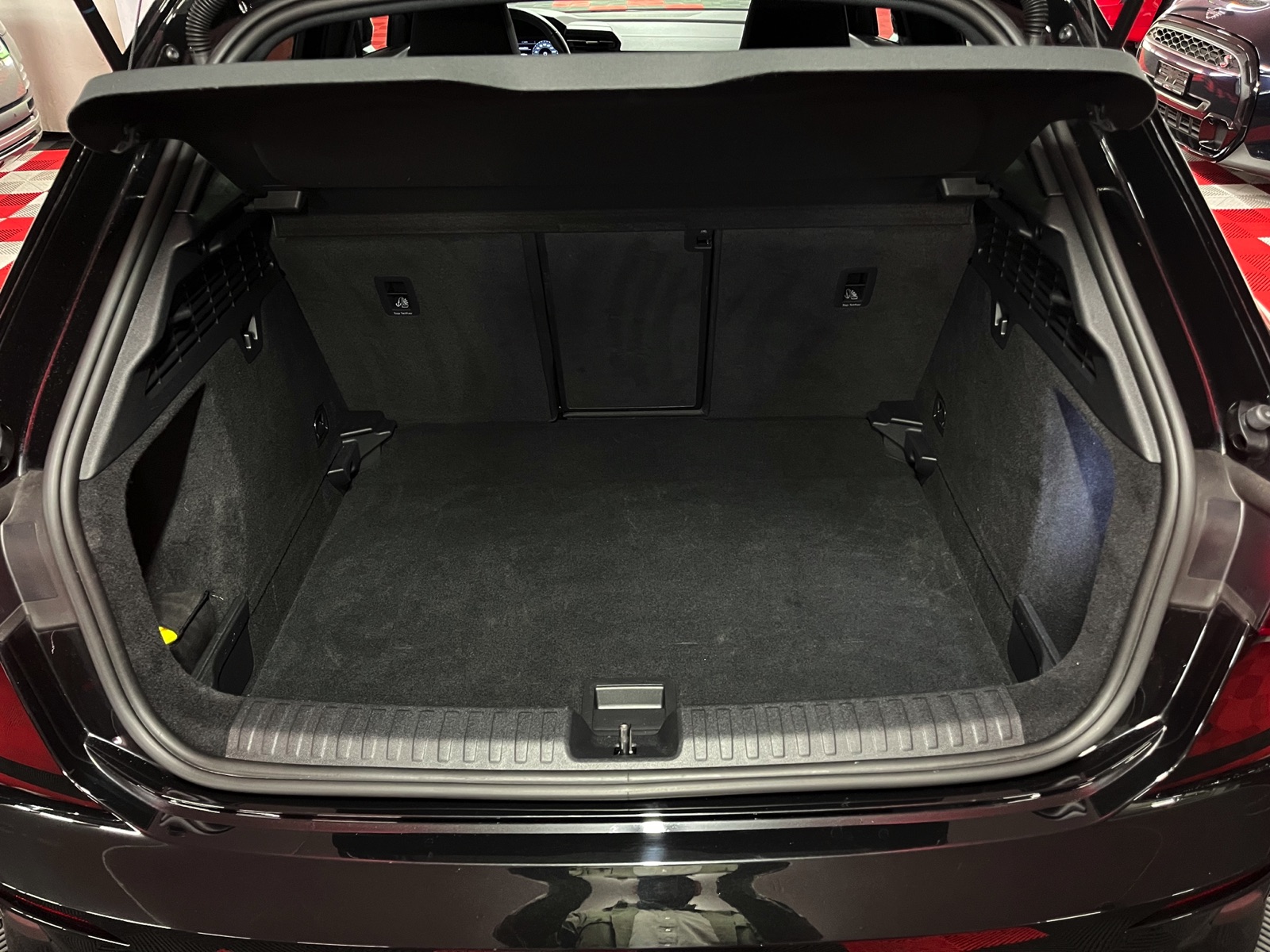 
								AUDI A3 Sportback 35 TFSI S line Attraction S-tronic en plein écran									
