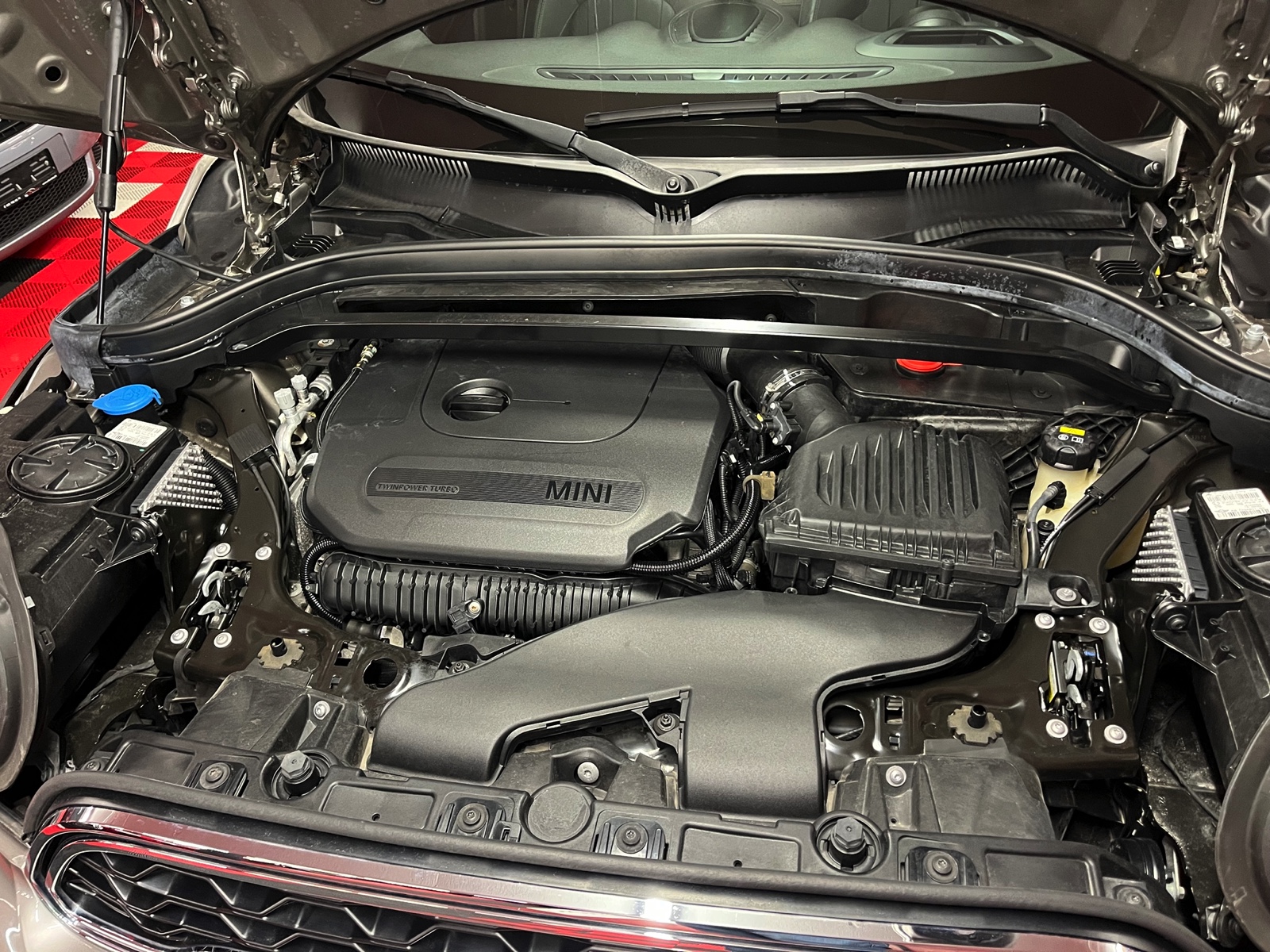 
								MINI Countryman Cooper S ALL4 Steptronic en plein écran									