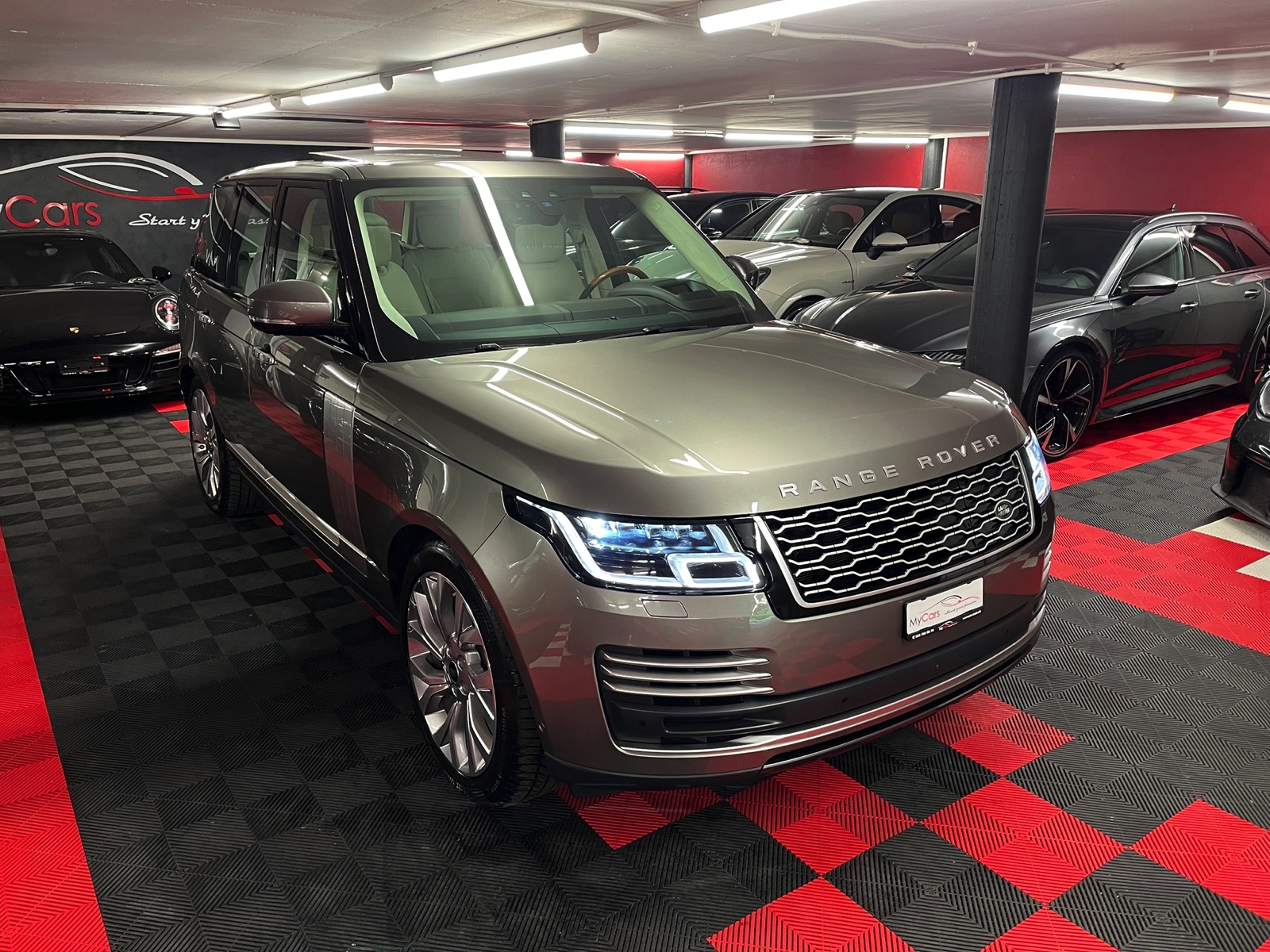 
								LAND ROVER Range Rover 2.0 Si4 P400e PHEV Autobiography Automatic en plein écran									