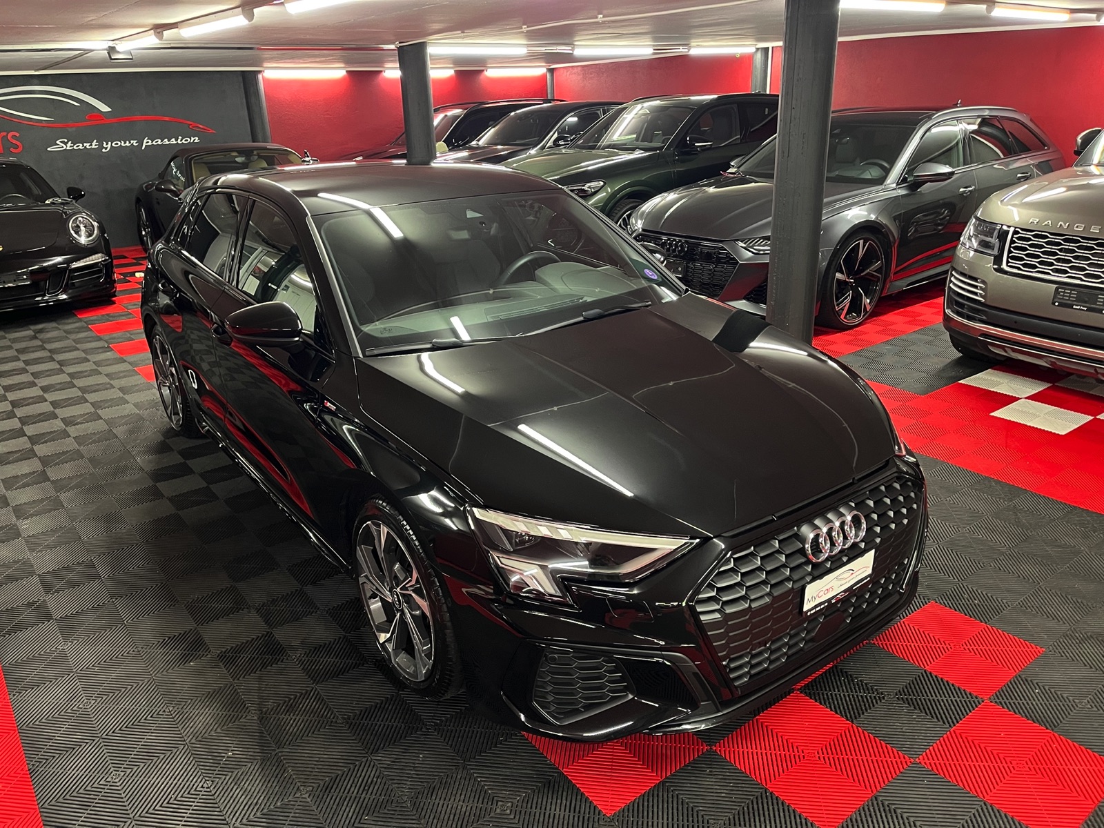 
								AUDI A3 Sportback 35 TFSI S line Attraction S-tronic en plein écran									