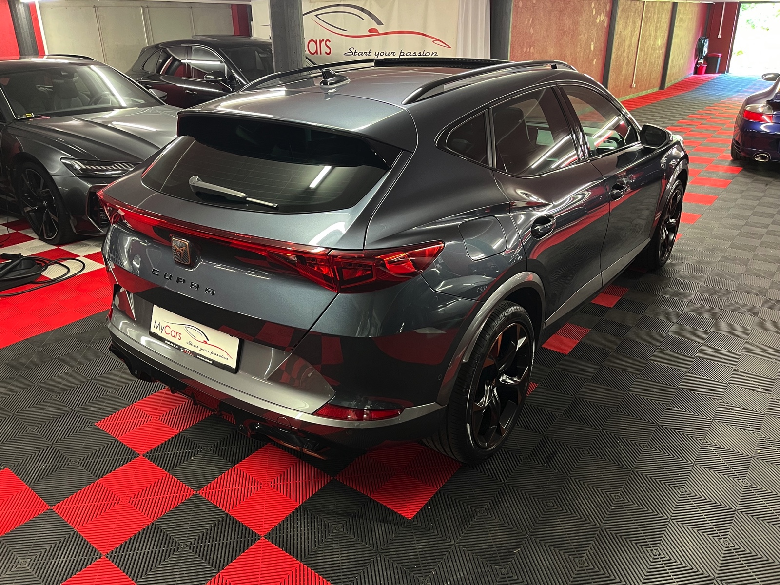 
								CUPRA Formentor 1.4 e-HYBRID pHEV VZ DSG en plein écran									