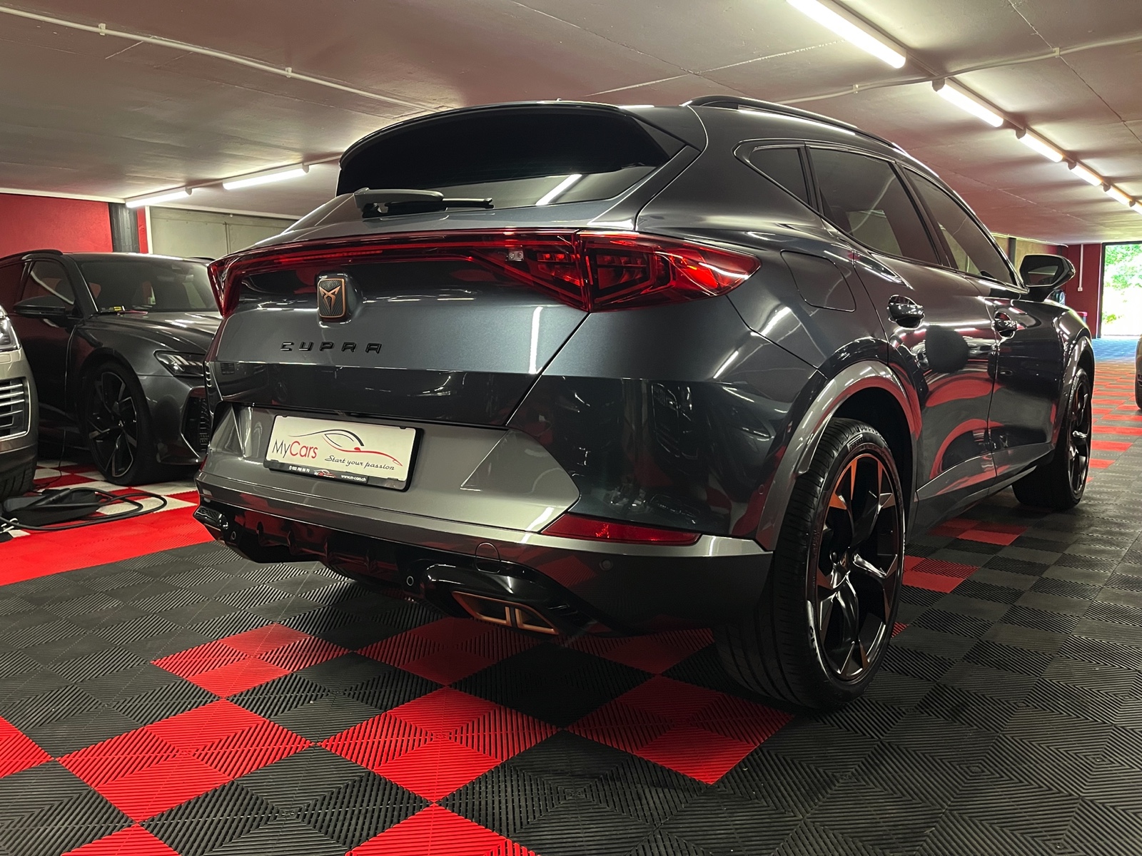 
								CUPRA Formentor 1.4 e-HYBRID pHEV VZ DSG en plein écran									