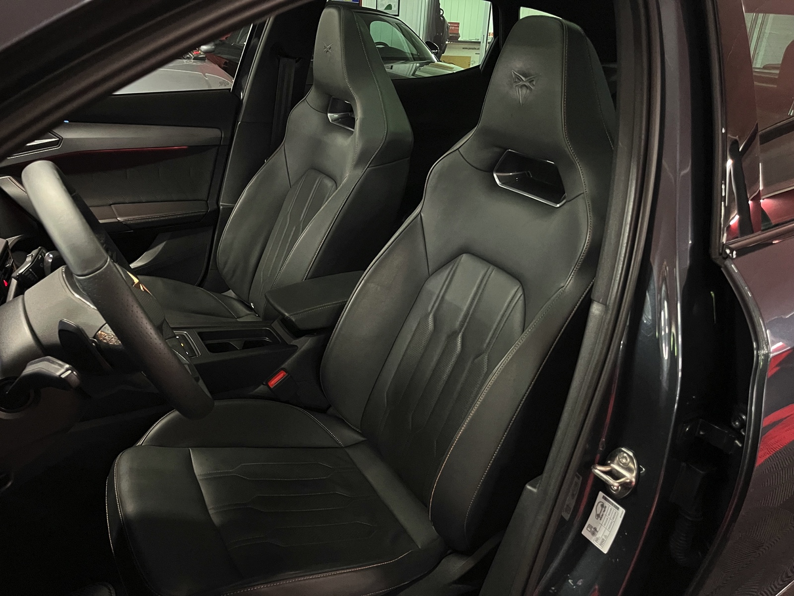 
								CUPRA Formentor 1.4 e-HYBRID pHEV VZ DSG en plein écran									