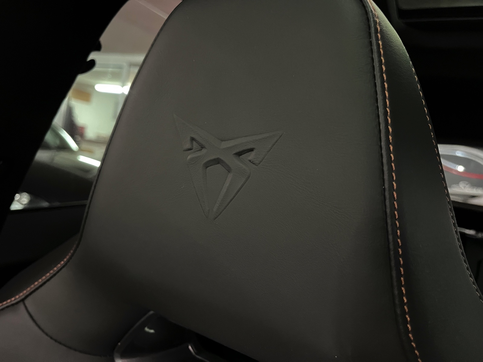 
								CUPRA Formentor 1.4 e-HYBRID pHEV VZ DSG en plein écran									