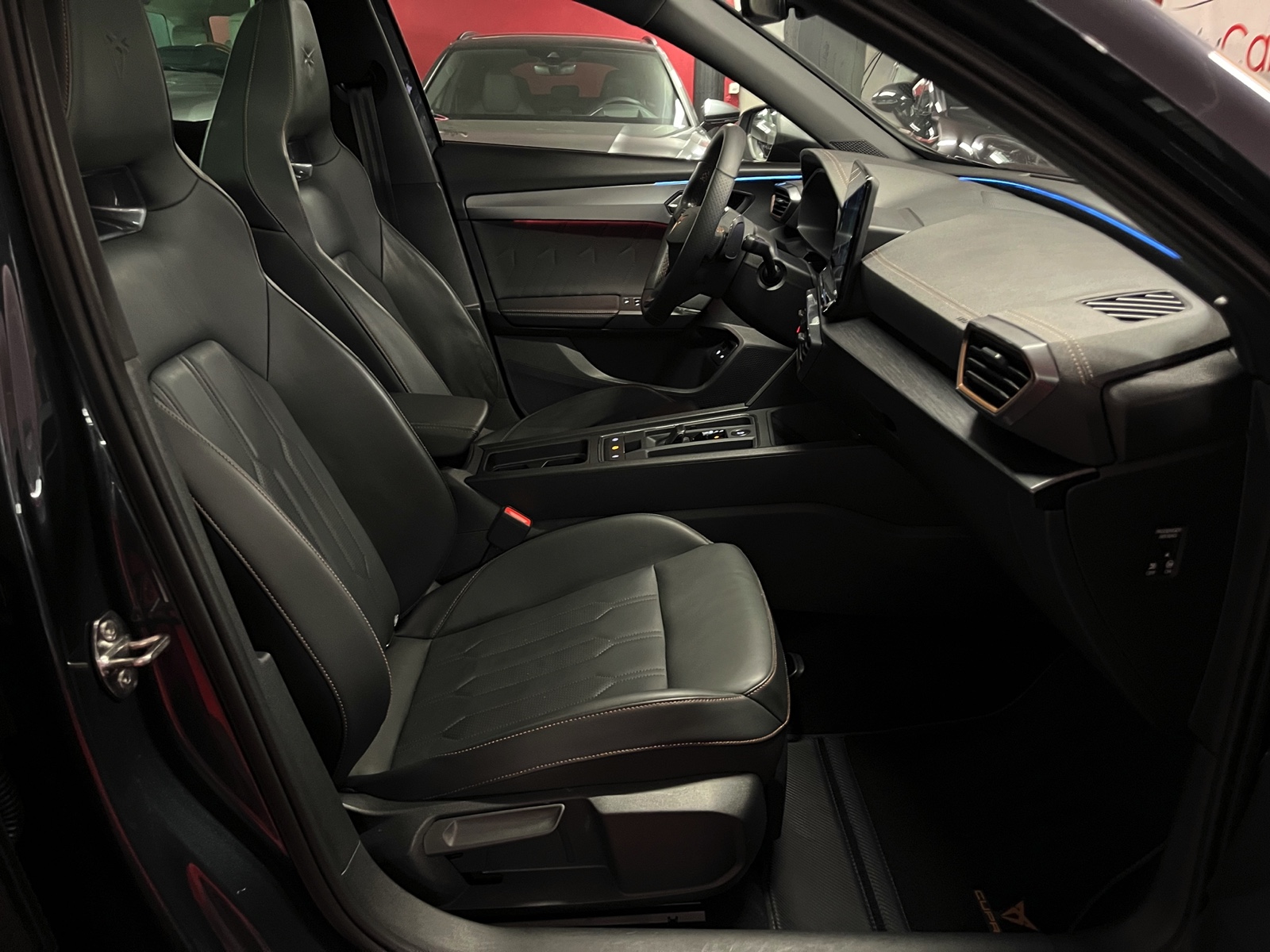 
								CUPRA Formentor 1.4 e-HYBRID pHEV VZ DSG en plein écran									