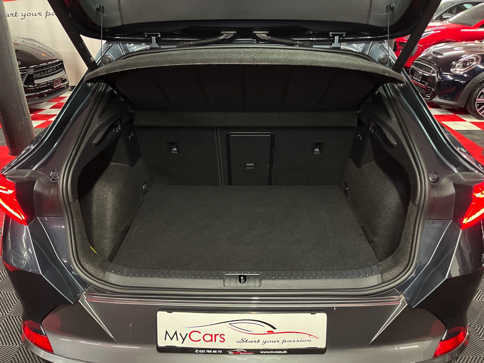 
								CUPRA Formentor 1.4 e-HYBRID pHEV VZ DSG en plein écran									