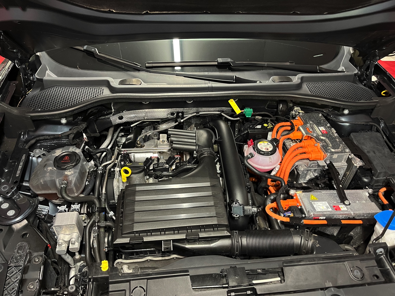 
								CUPRA Formentor 1.4 e-HYBRID pHEV VZ DSG en plein écran									