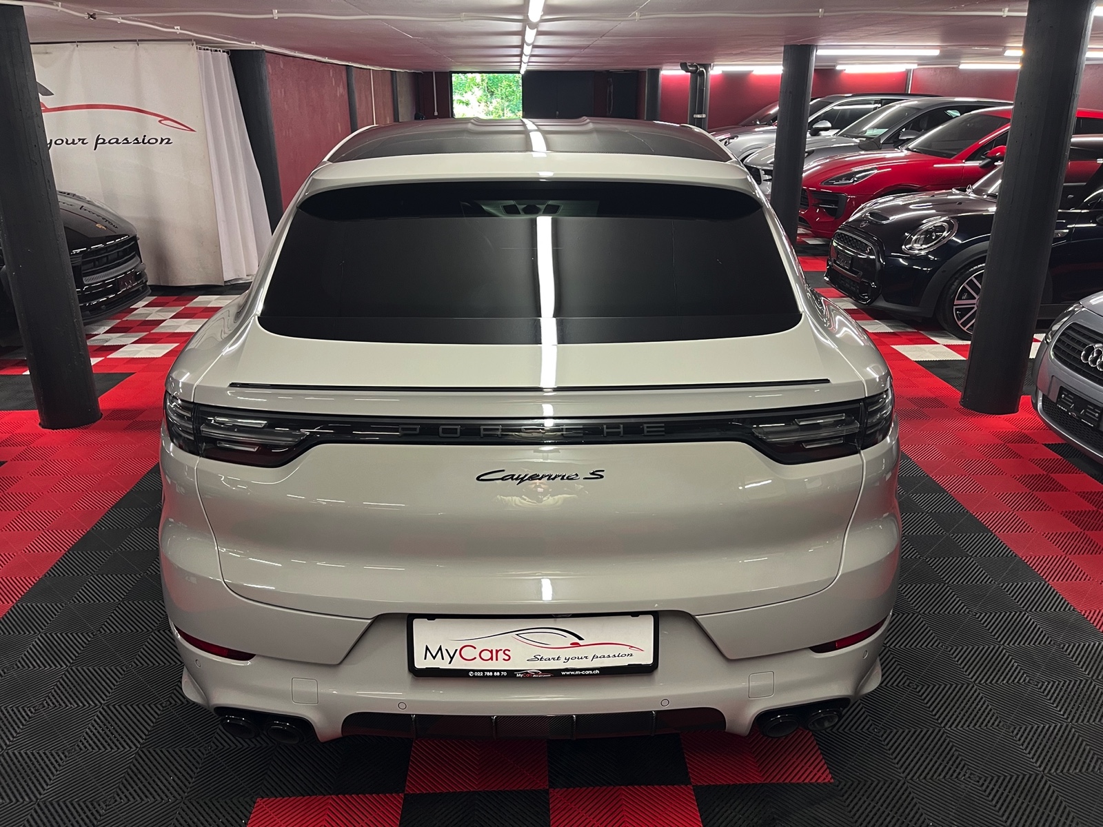 
								PORSCHE Cayenne S Coupé en plein écran									