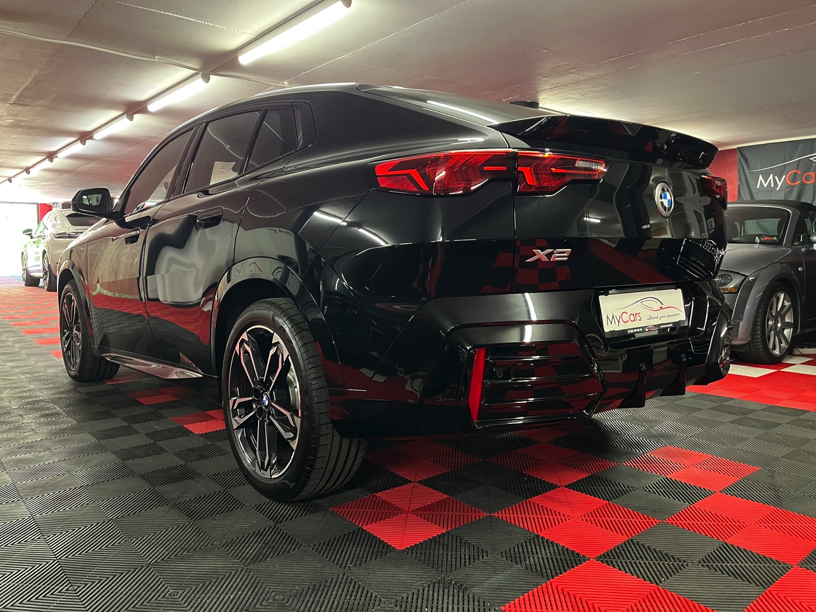 
								BMW X2 xDrive 20d 48V M Sport en plein écran									