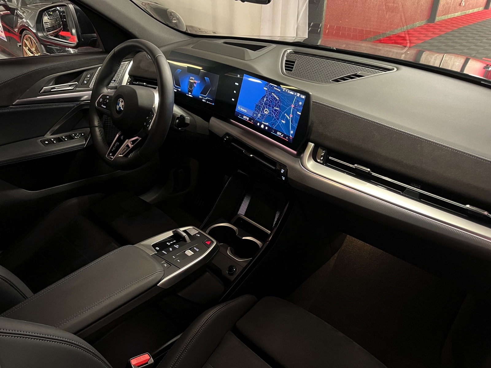 
								BMW X2 xDrive 20d 48V M Sport en plein écran									