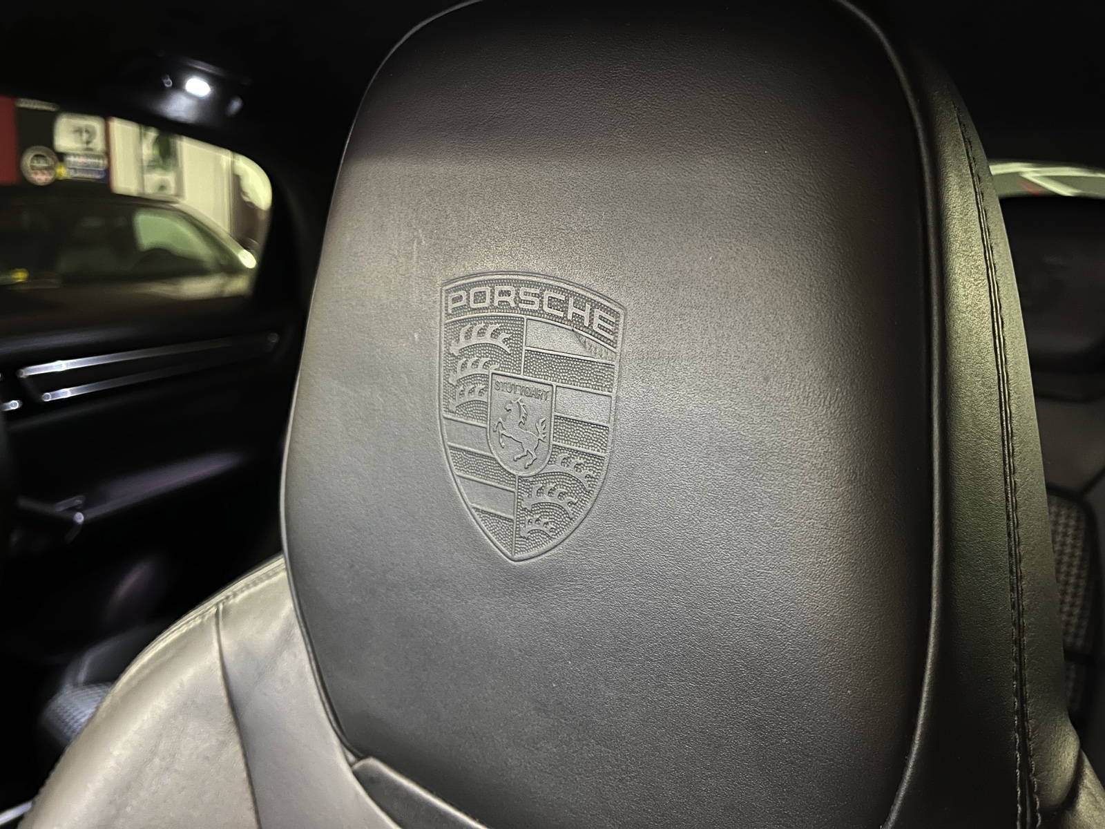 
								PORSCHE Cayenne S Coupé en plein écran									
