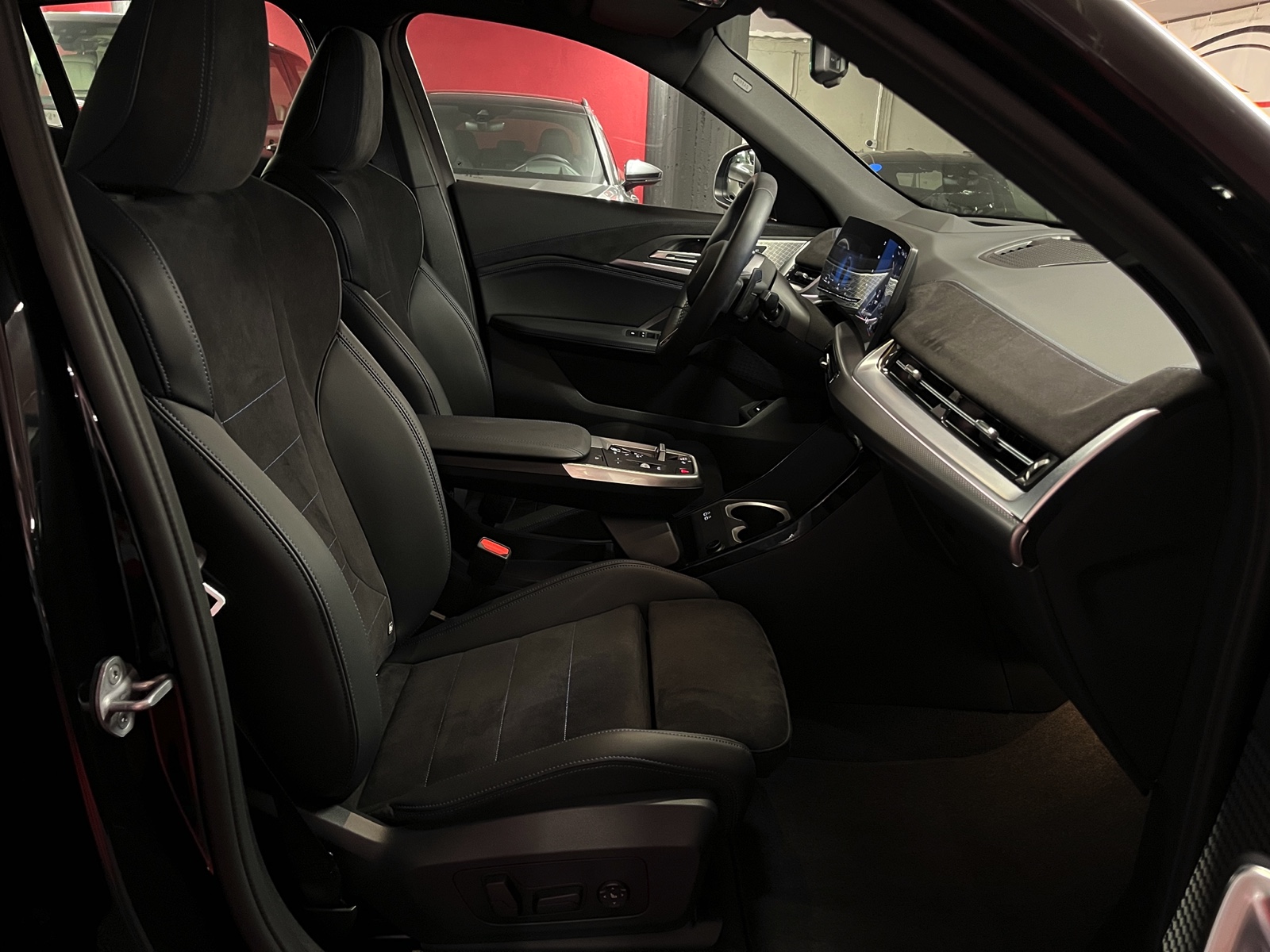 
								BMW X2 xDrive 20d 48V M Sport en plein écran									