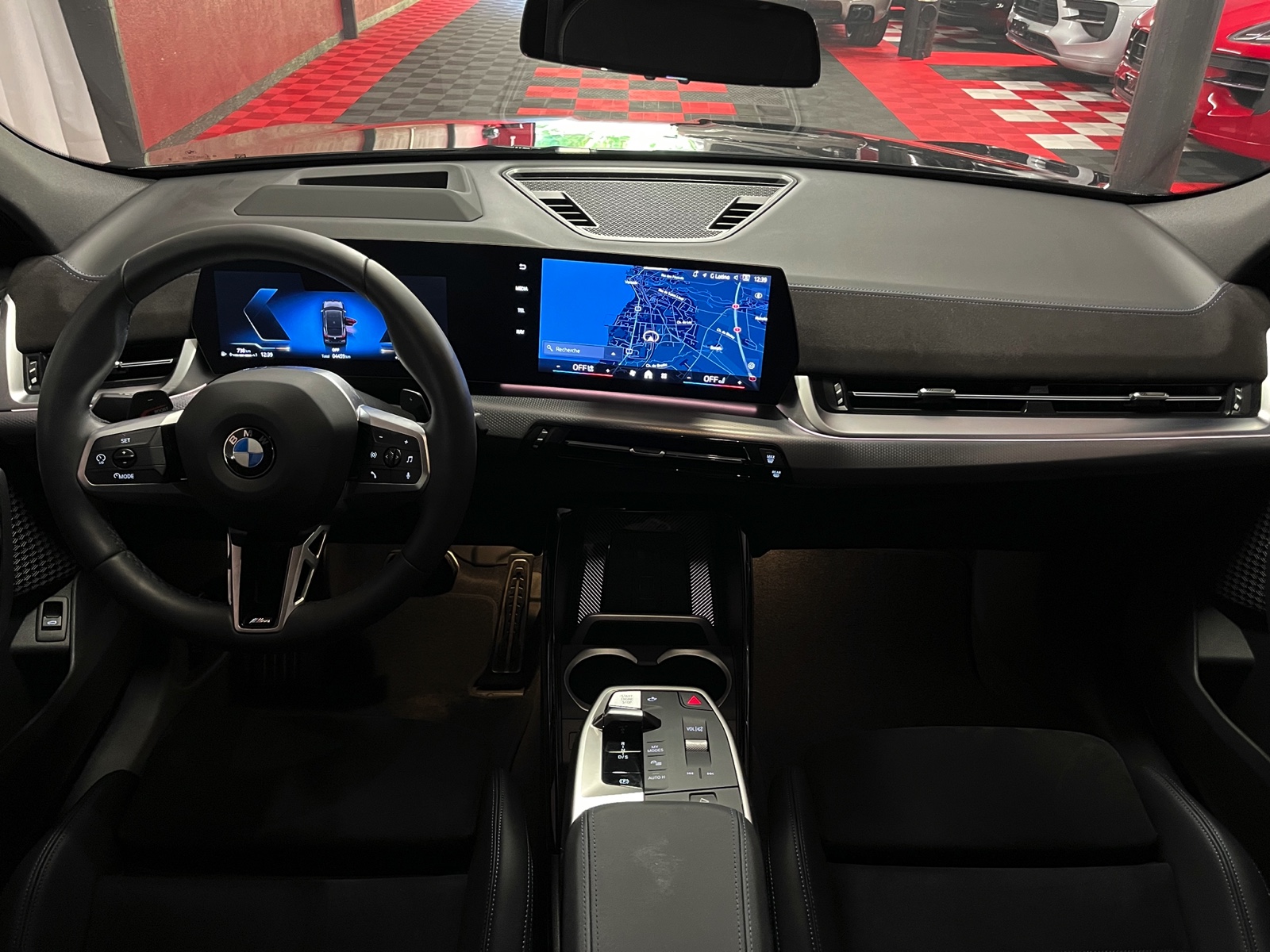 
								BMW X2 xDrive 20d 48V M Sport en plein écran									