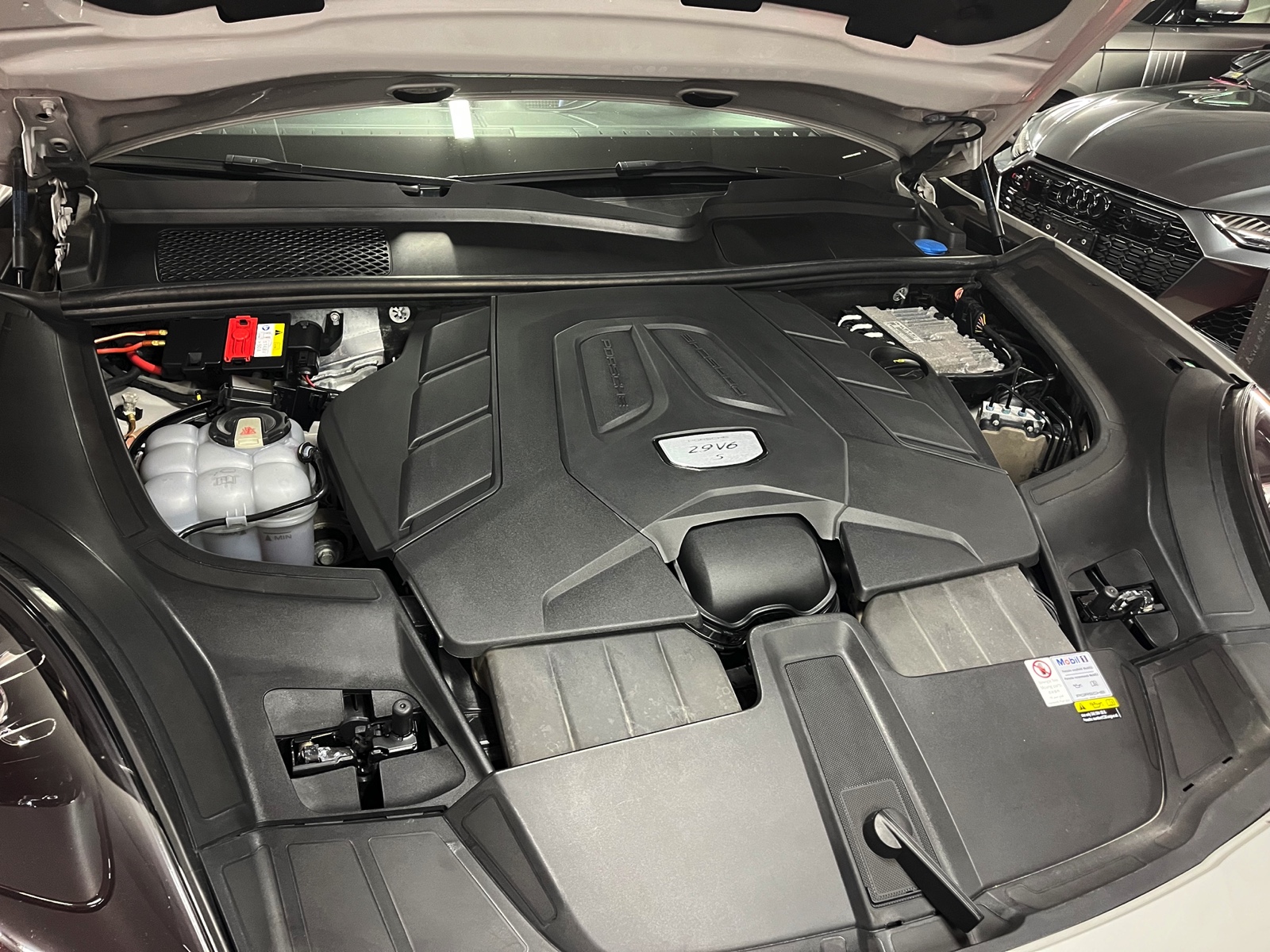 
								PORSCHE Cayenne S Coupé en plein écran									