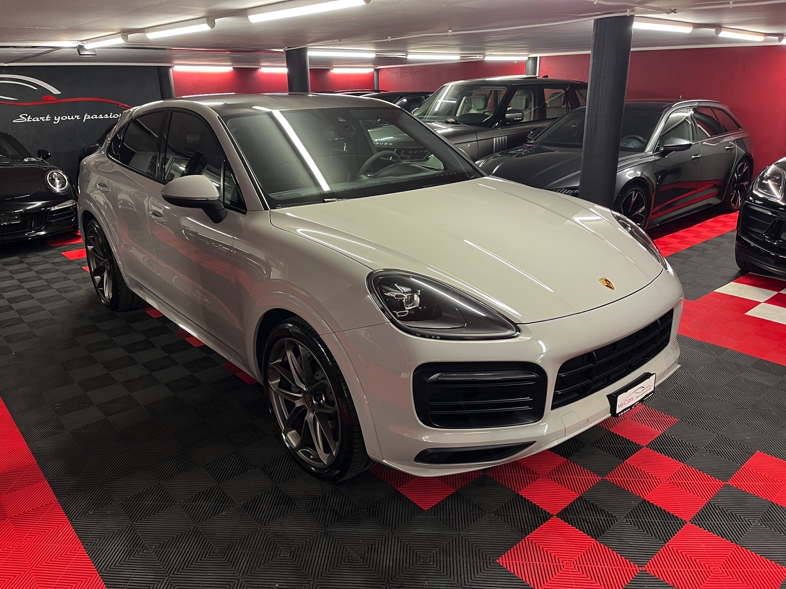 
								PORSCHE Cayenne S Coupé en plein écran									
