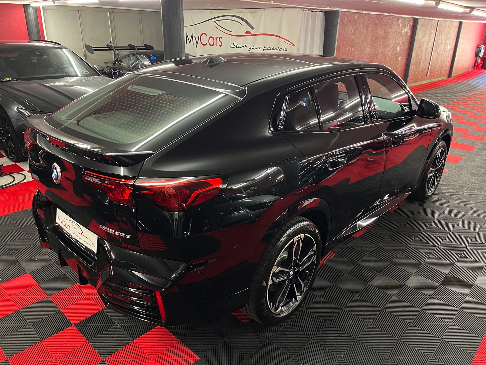 
								BMW X2 xDrive 20d 48V M Sport en plein écran									