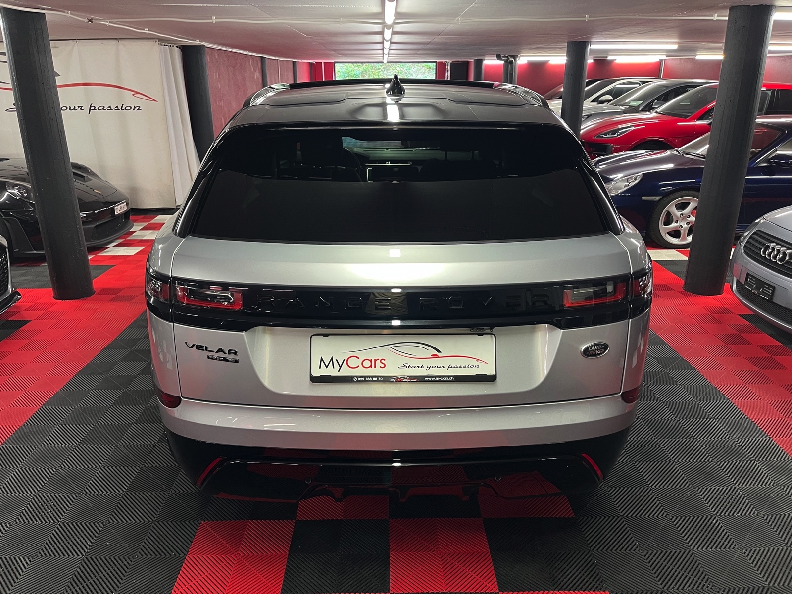 
								LAND ROVER Range Rover Velar R-Dynamic P 250 SE Automatic en plein écran									