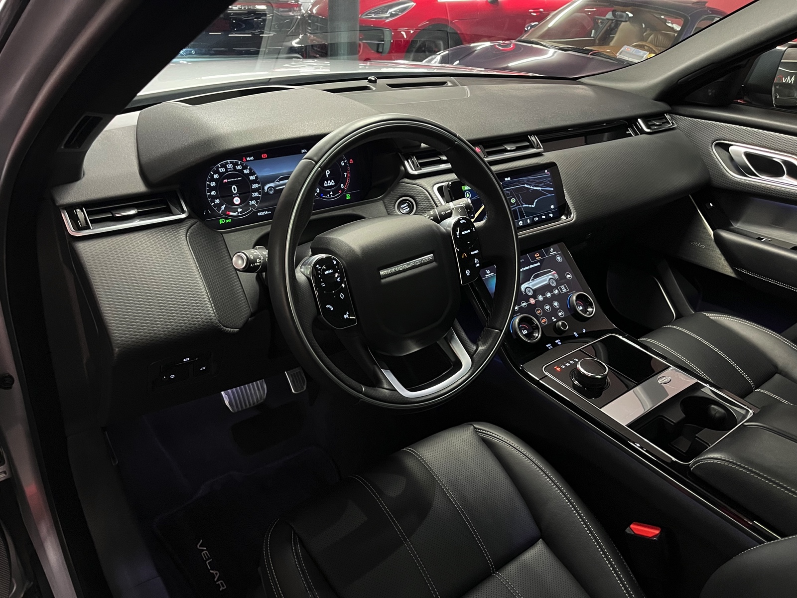 
								LAND ROVER Range Rover Velar R-Dynamic P 250 SE Automatic en plein écran									