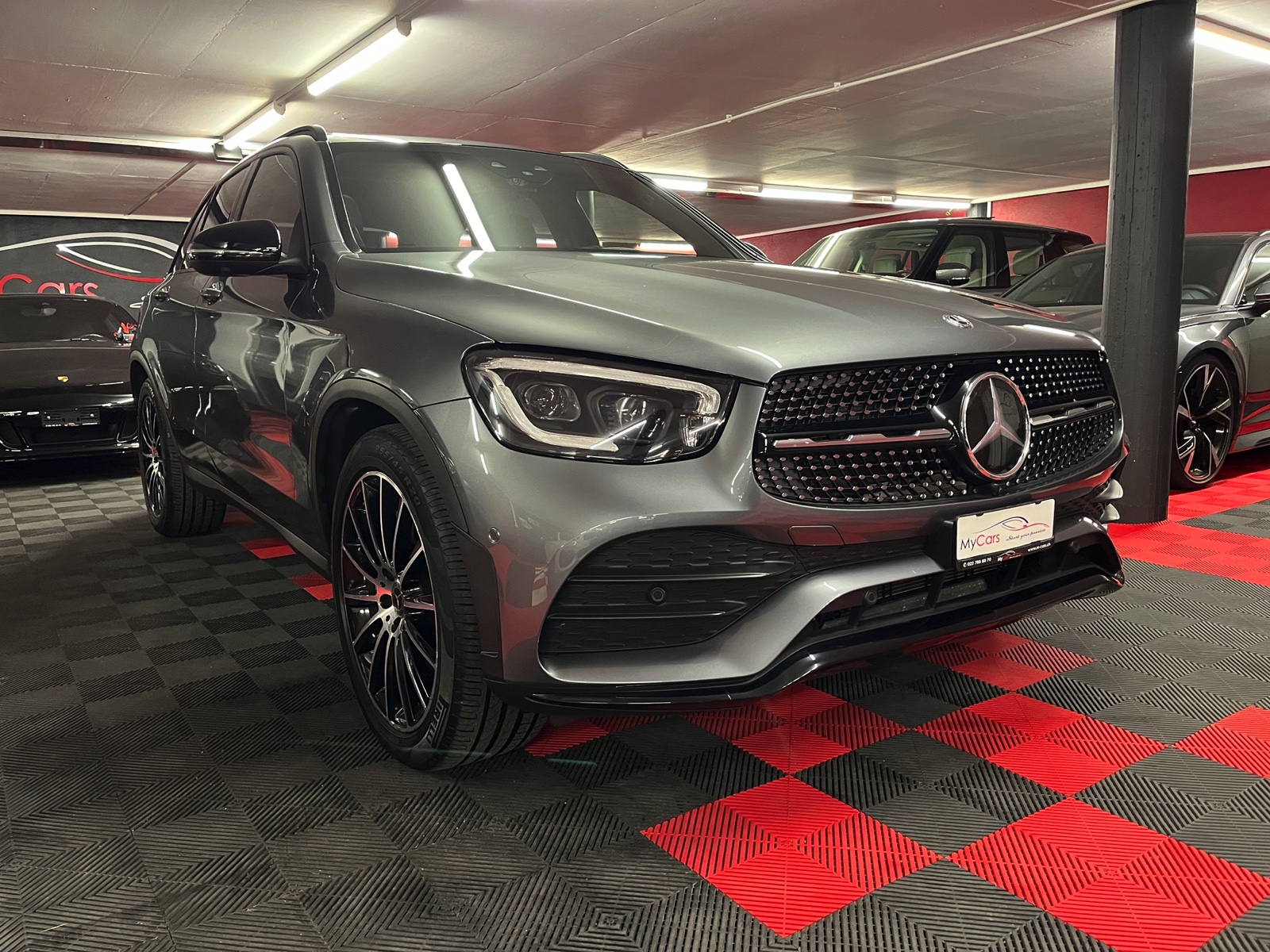 MERCEDES-BENZ GLC 200 AMG Line 4Matic 9G-Tronic