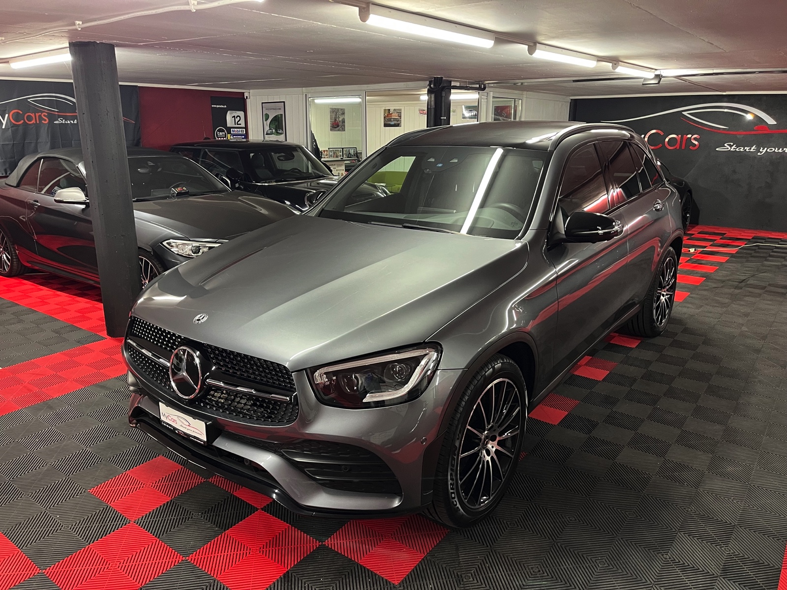 MERCEDES-BENZ GLC 200 AMG Line 4Matic 9G-Tronic