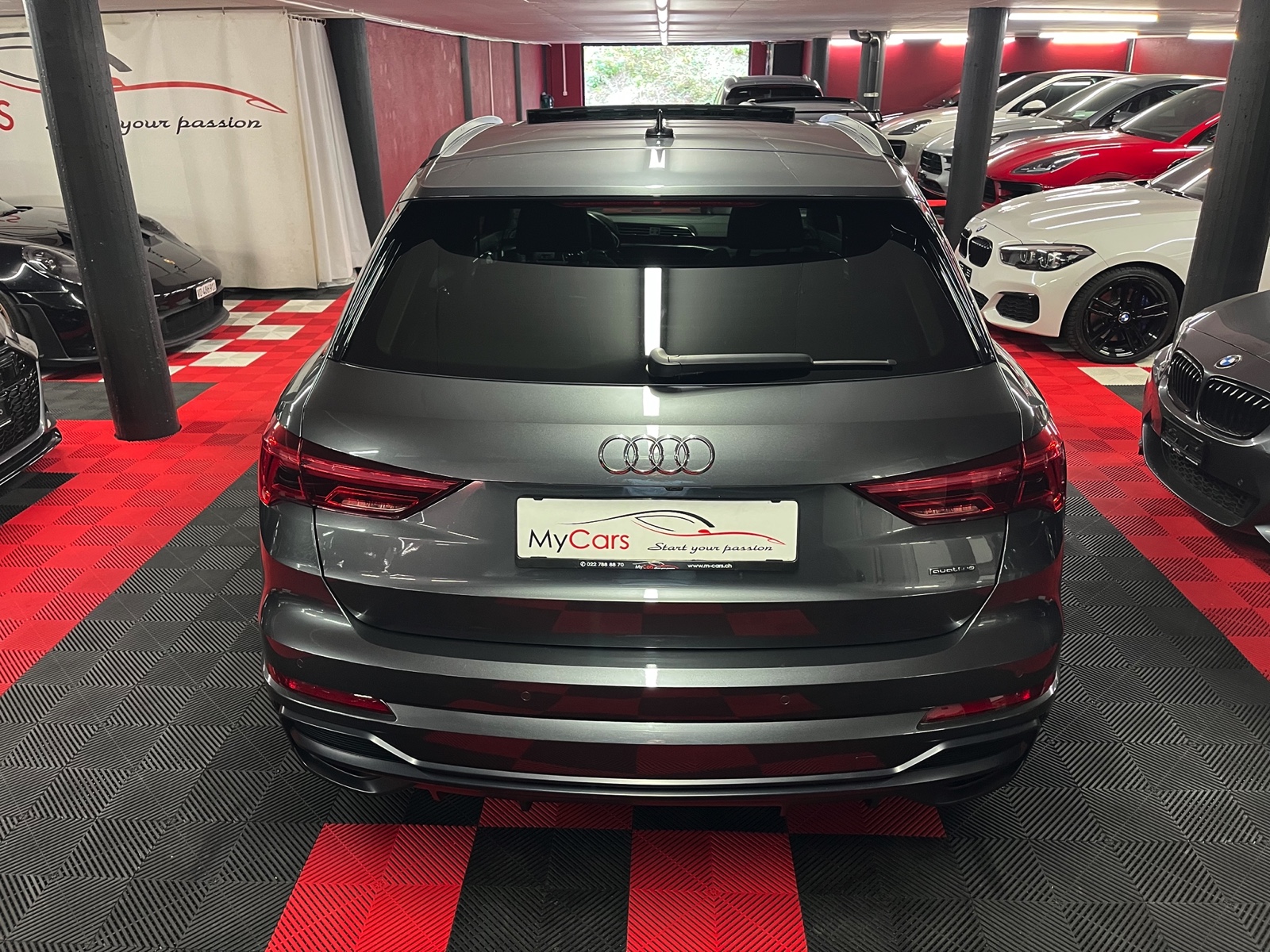 
								AUDI Q3 45 TFSI S line quattro S-tronic en plein écran									