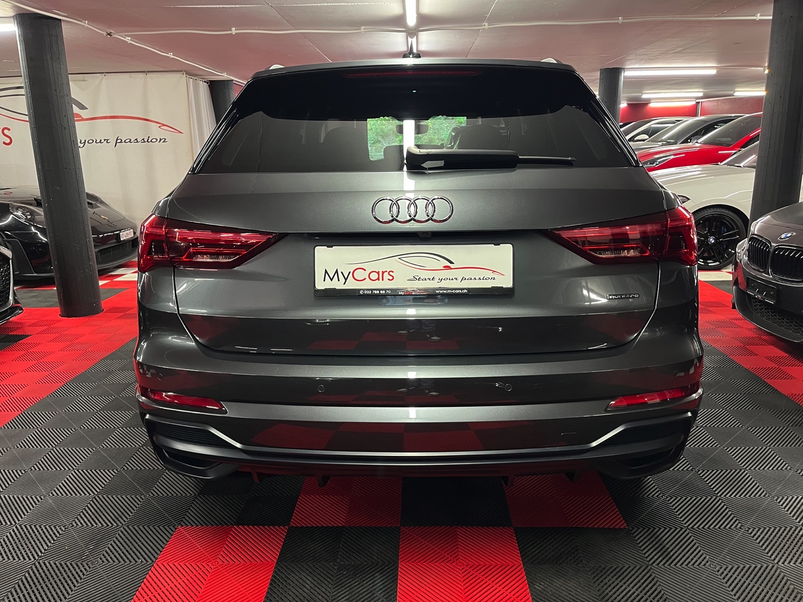 
								AUDI Q3 45 TFSI S line quattro S-tronic en plein écran									