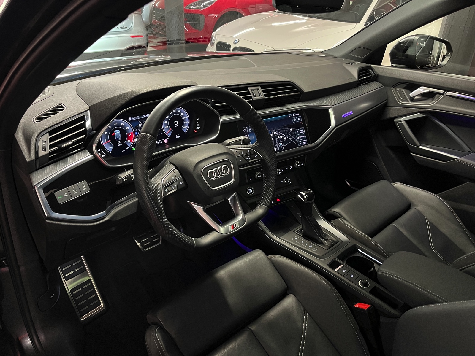 
								AUDI Q3 45 TFSI S line quattro S-tronic en plein écran									