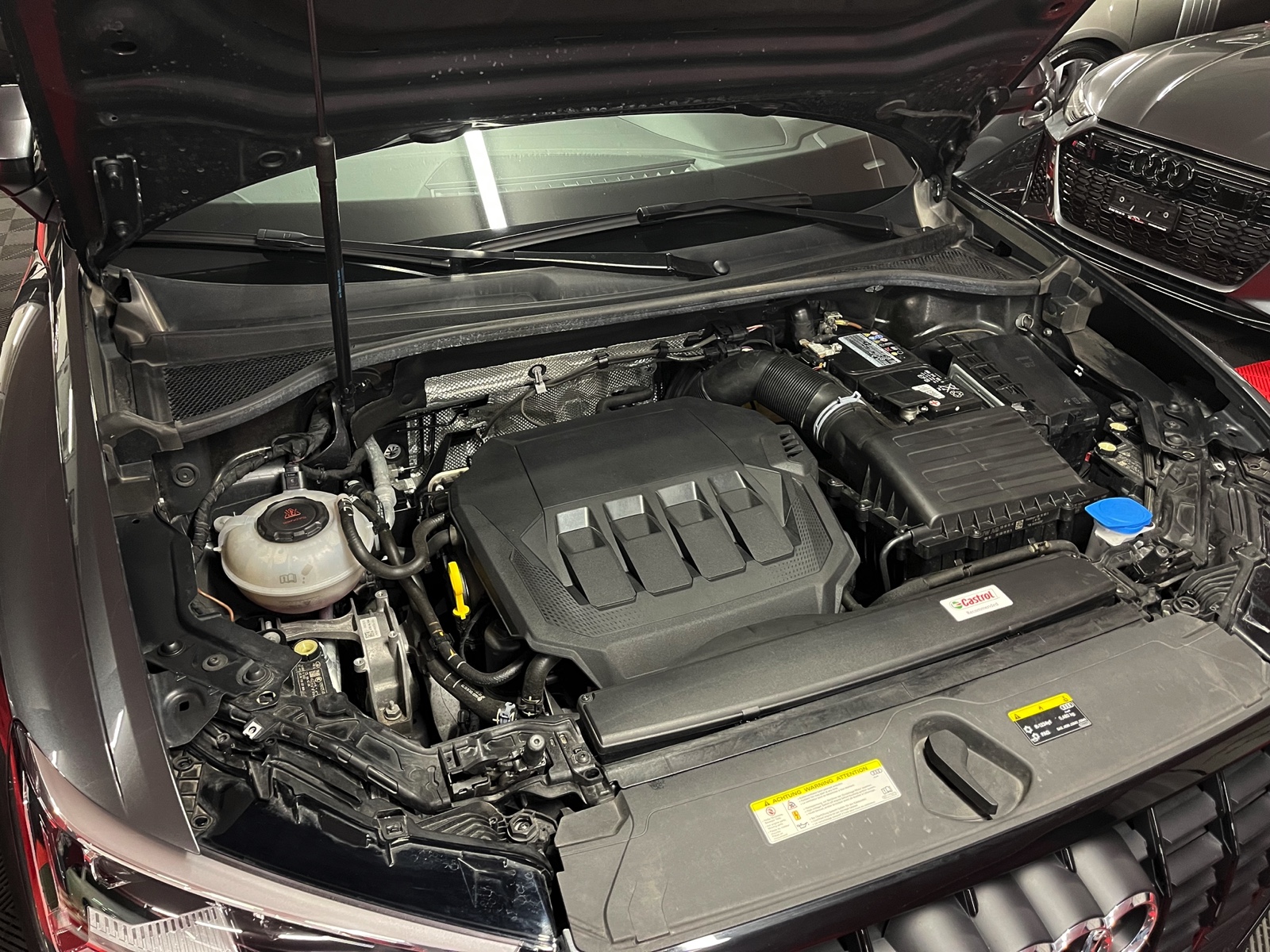 
								AUDI Q3 45 TFSI S line quattro S-tronic en plein écran									